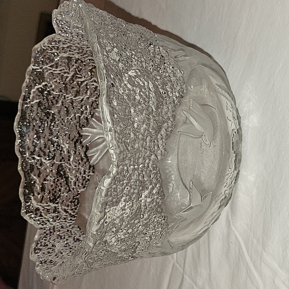Beautiful detailed crystal bowl